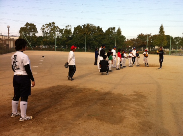 増渕まり子さんの少数集中ピッチングクリニック: ソフトボール